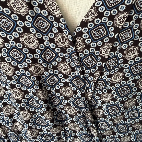 Deep V Romper - Picture 3 of 4